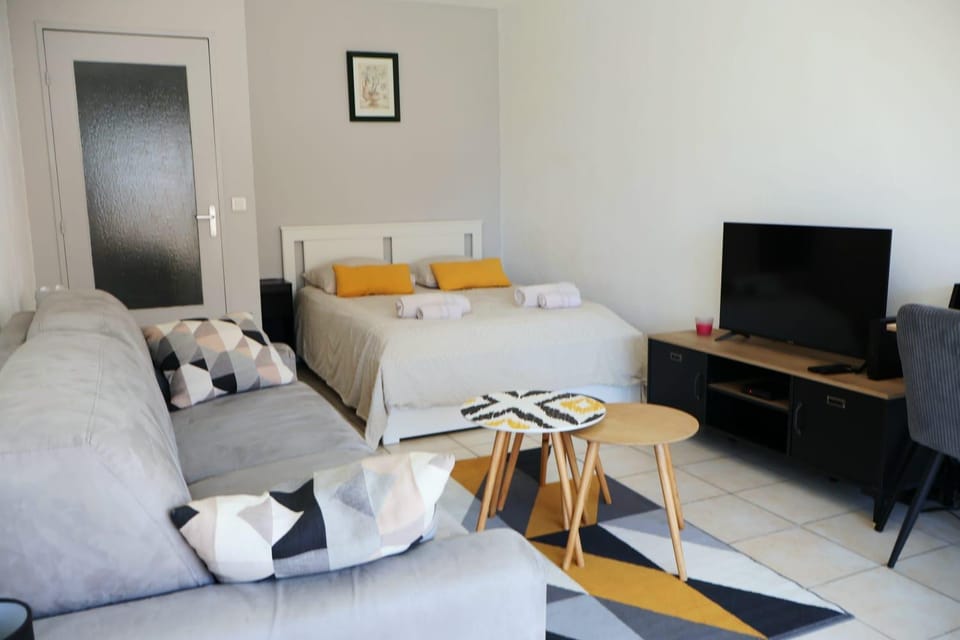 Living room, Bedroom