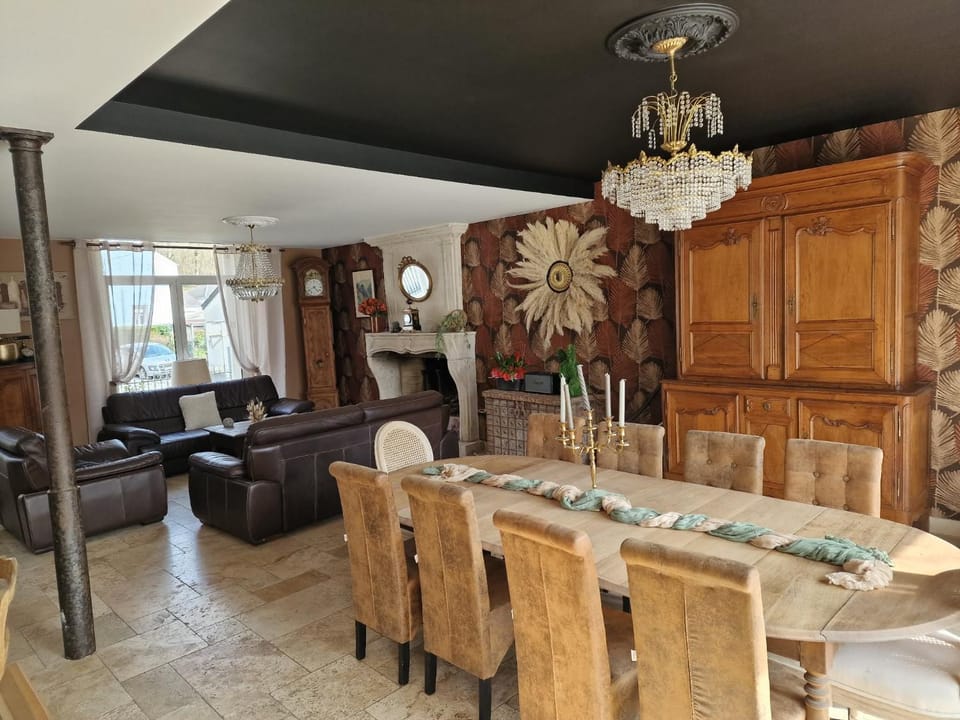 Communal lounge/ TV room