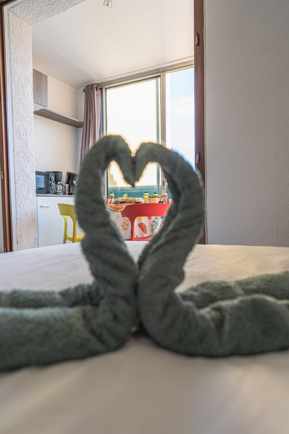 Bed, Photo of the whole room, Bedroom, towels