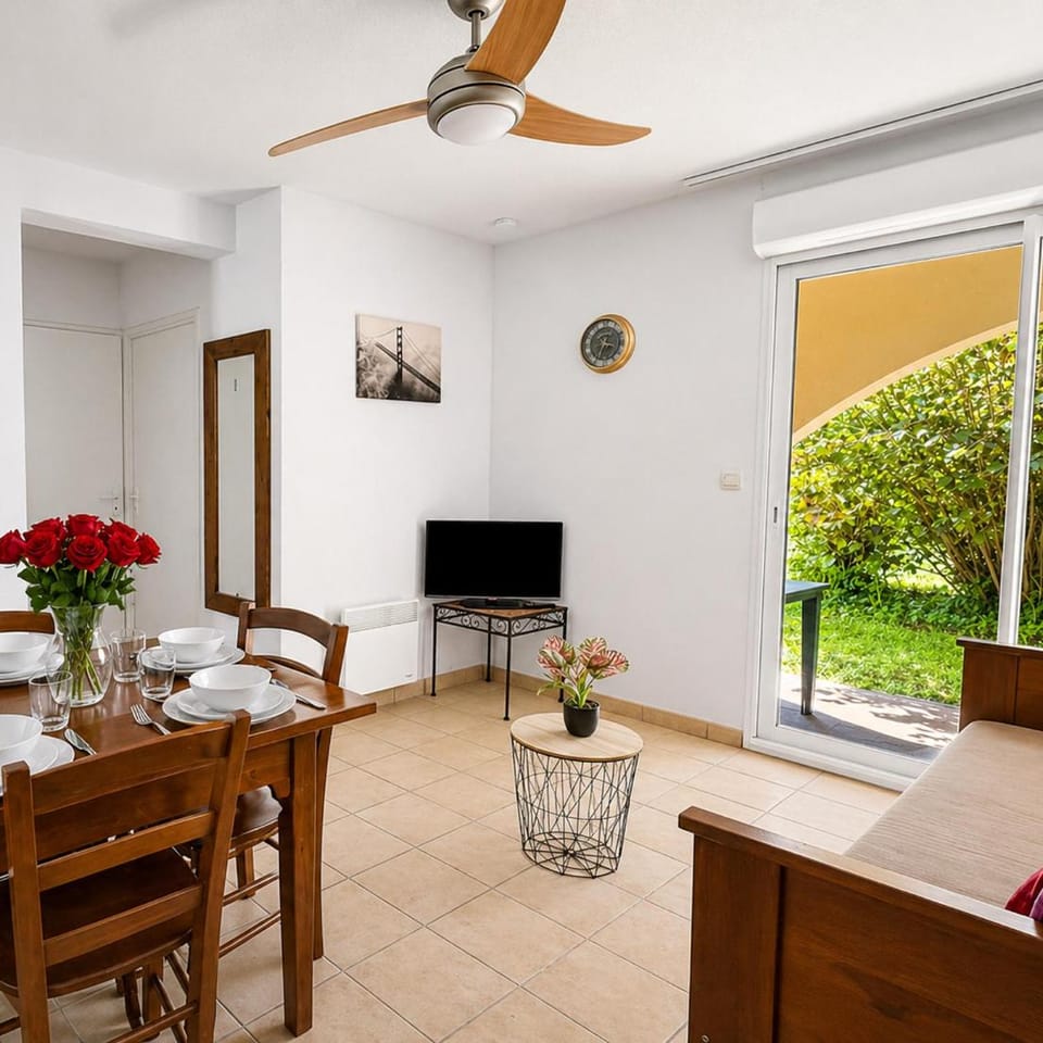 Élégant T3 avec terrasse & piscine et parking Apartment in Occitanie