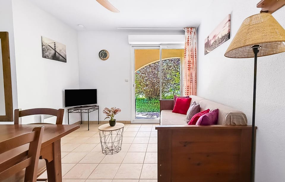 Élégant T3 avec terrasse & piscine et parking Apartment in Occitanie