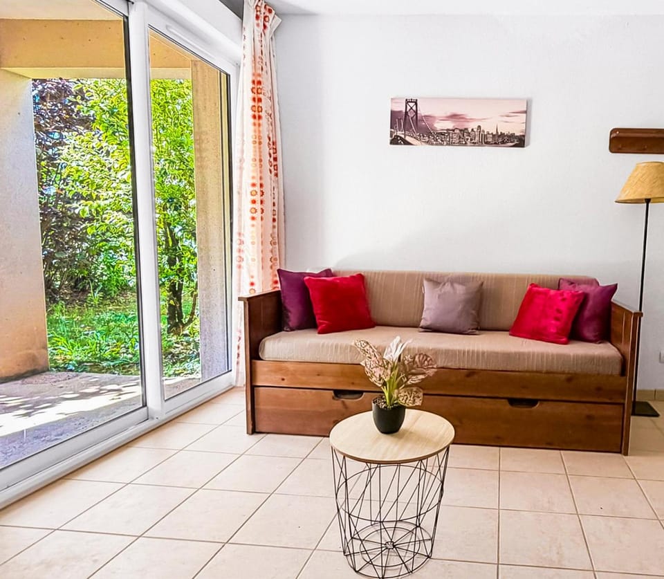 Élégant T3 avec terrasse & piscine et parking Apartment in Occitanie
