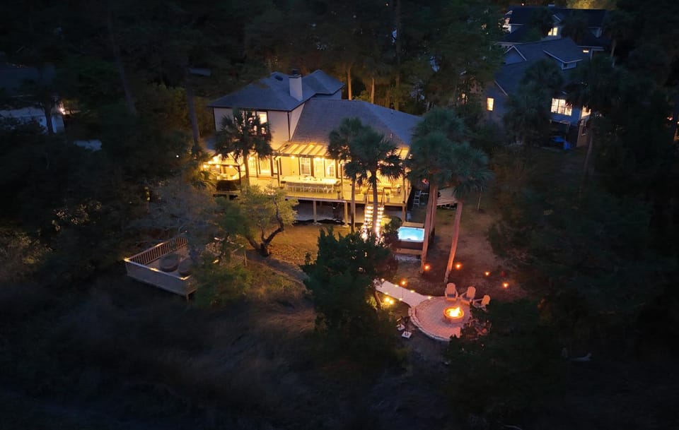 Property building, Night, Garden, Hot Tub, View (from property/room), fireplace