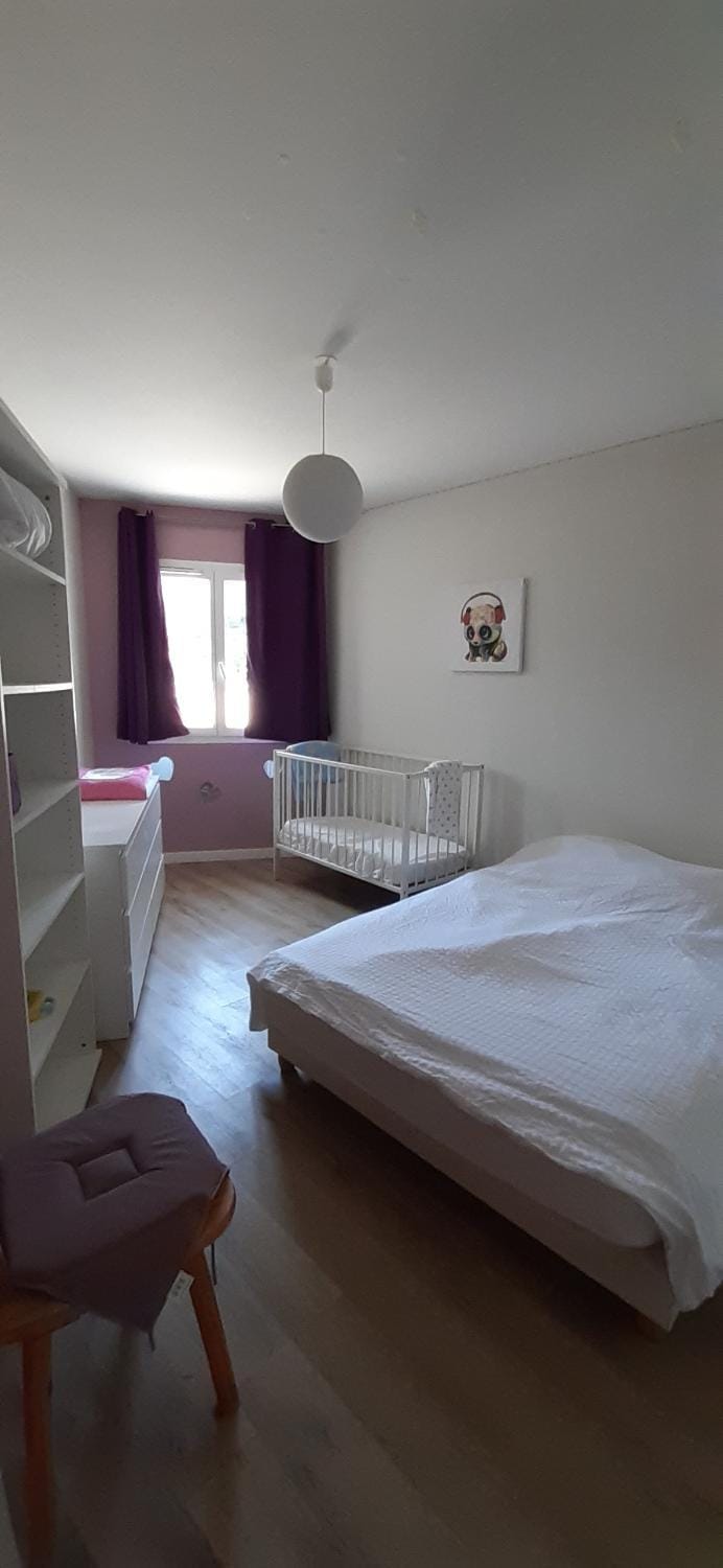 Grande maison plain pied,campagne, proche A7,parking privé, idéal pro et famille nombreuse Villa in Auvergne-Rhône-Alpes