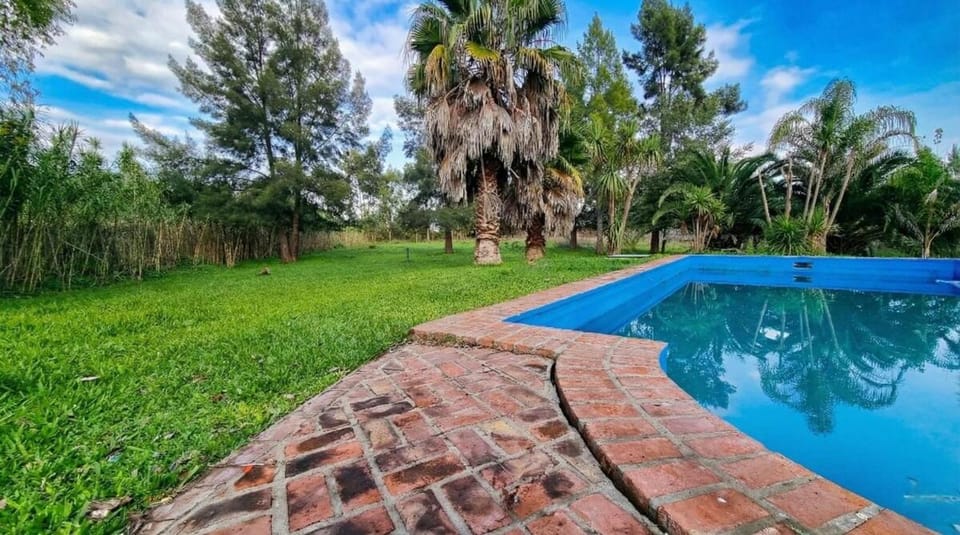 Casa de campo privada con parque y hogar House in Buenos Aires Province