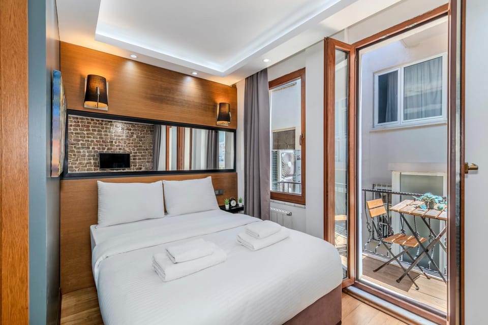 Bed, Kitchen or kitchenette, Photo of the whole room, Bedroom, towels