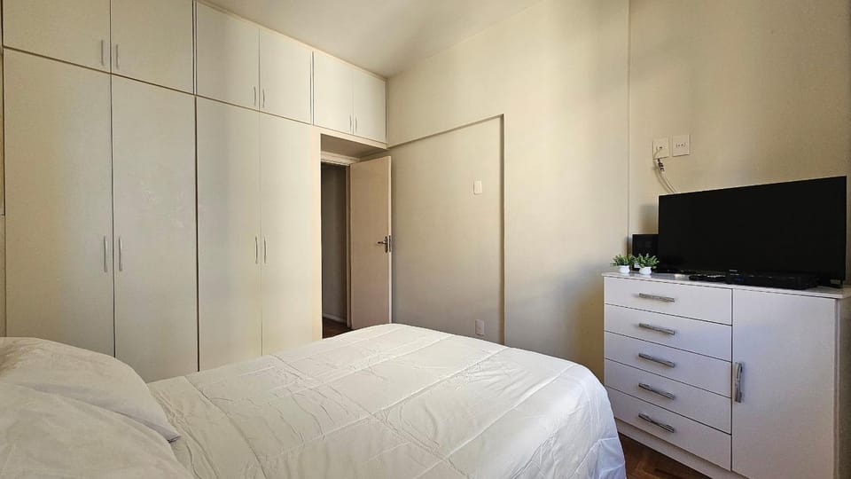 Bed, TV and multimedia