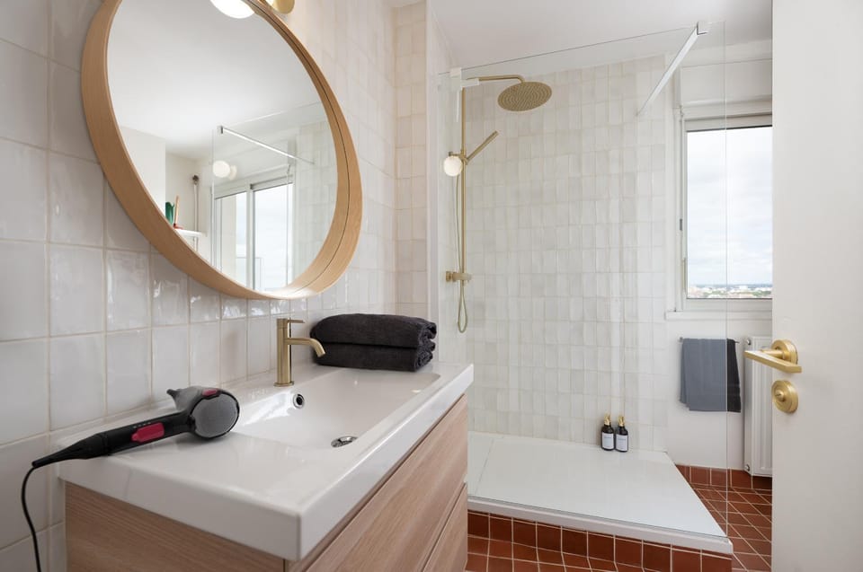 Shower, Bathroom, towels