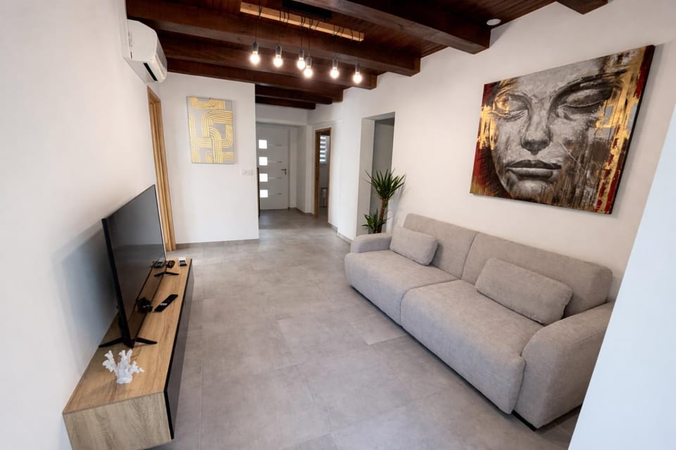 TV and multimedia, Living room, air conditioner