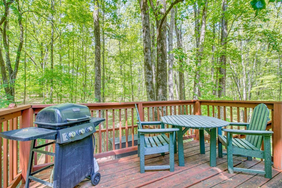 Game Room! Family Escape on Tims Ford Lake House in Tennessee