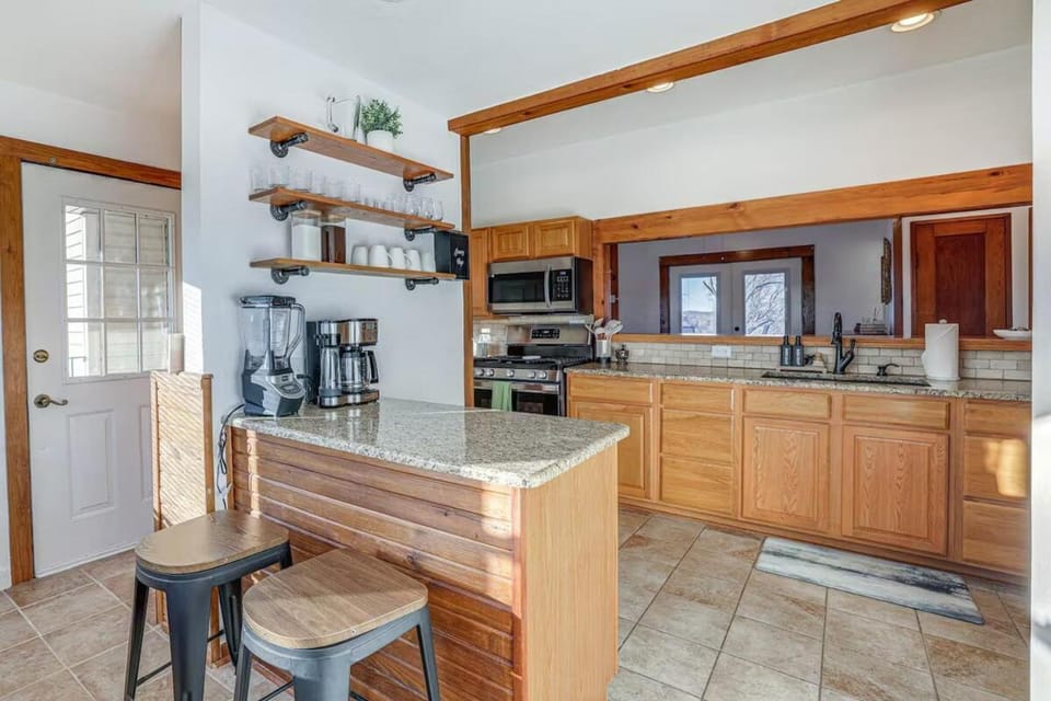 Hilltop House at Busch Mountain-Stunning View House in Carroll County