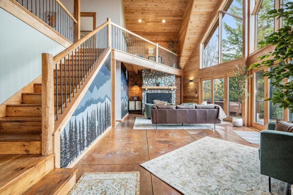 Private ocean view cabin by Olympic National Park, hot tub and gameroom Cabin in Washington