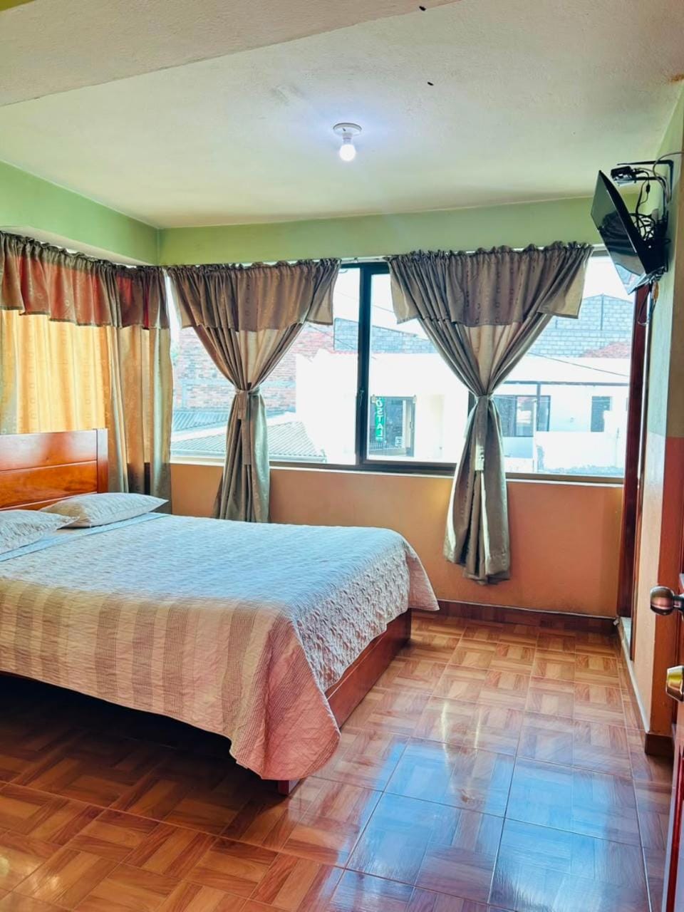 Hostal acacias Bed and Breakfast in Cuenca