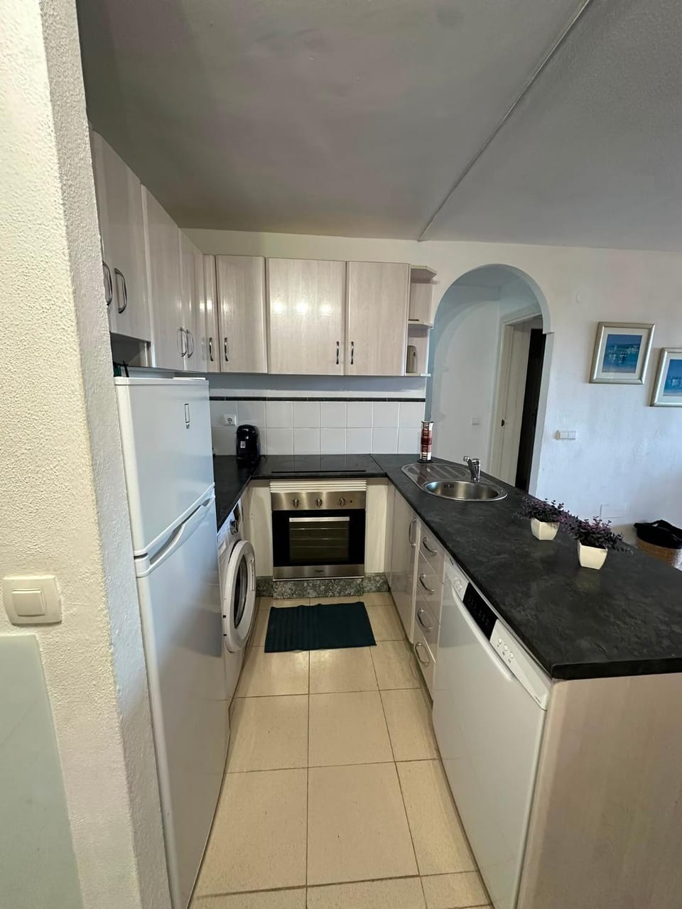 Kitchen or kitchenette
