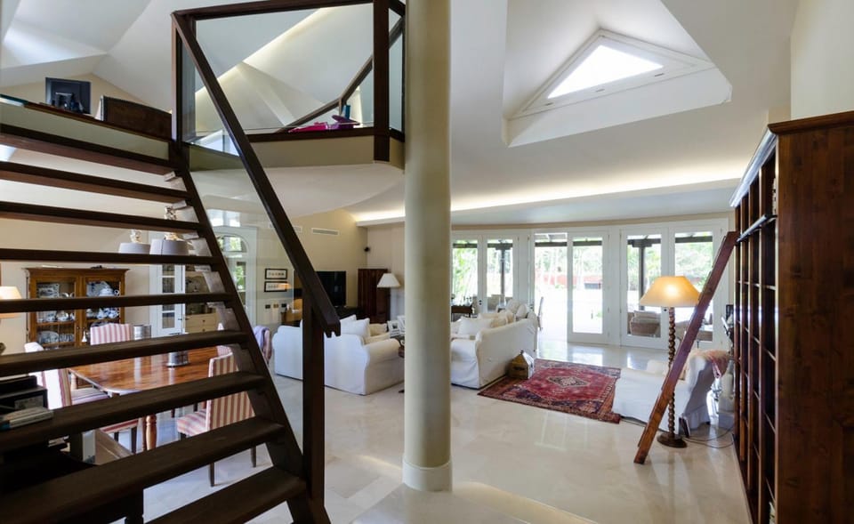 Library, Living room, Seating area