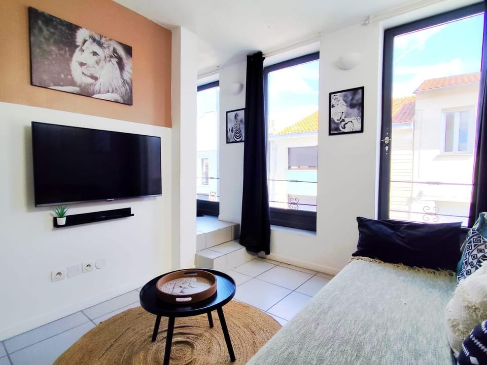 TV and multimedia, Living room, Seating area