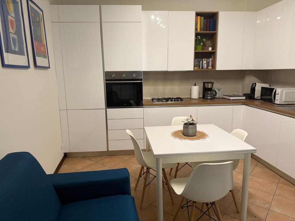Property building, Kitchen or kitchenette, Living room