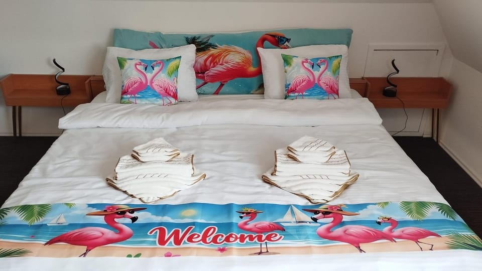 Bed, Photo of the whole room