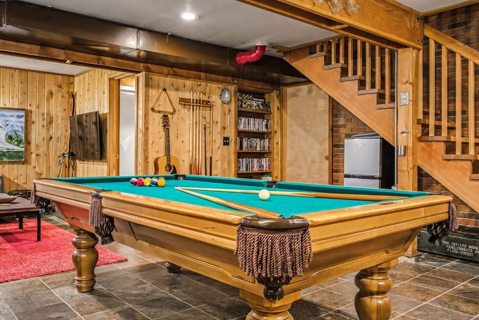 Holzhutte - Mid-century alpine retreat - Hot tub House in Clackamas County