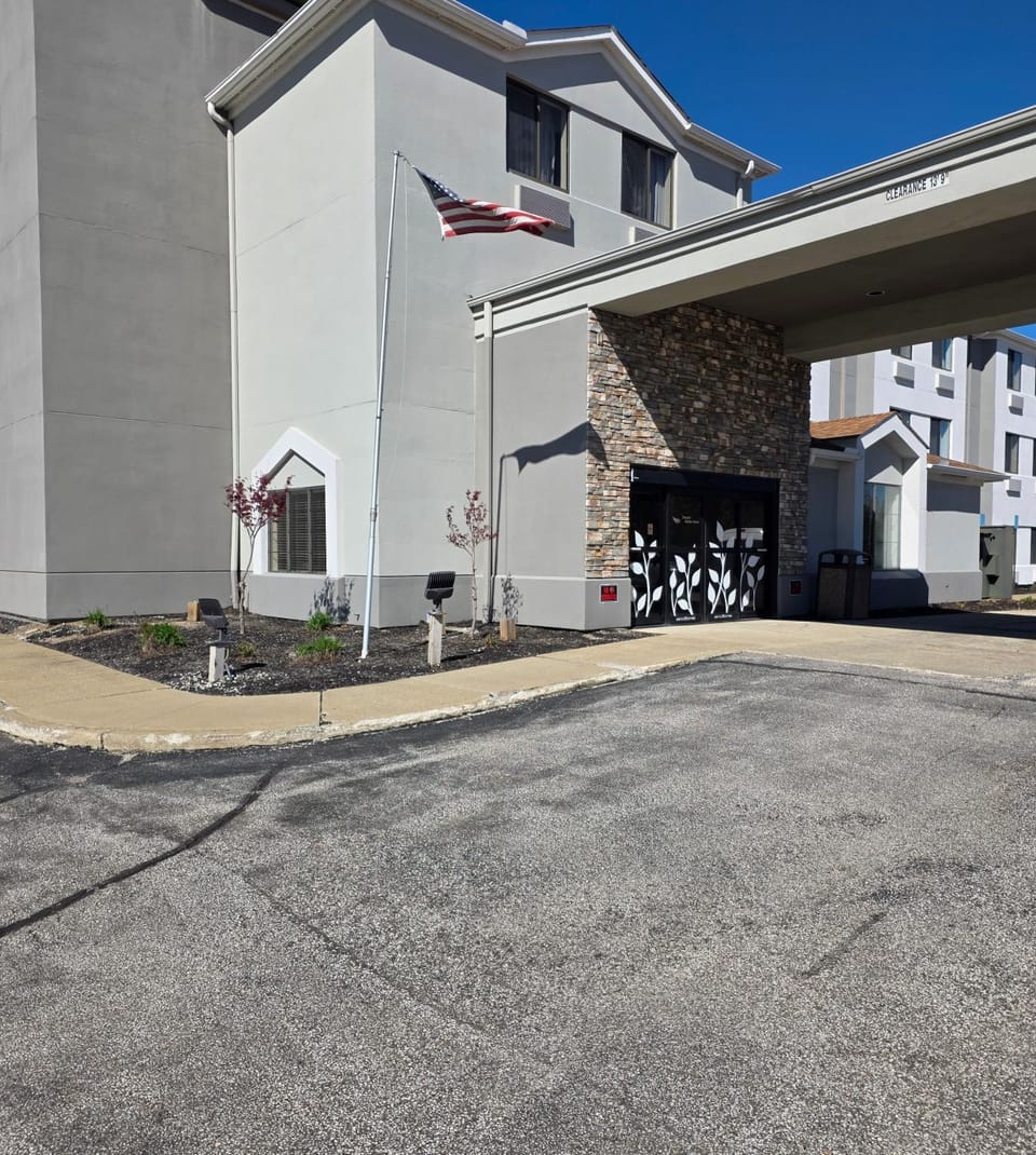 Property building, Facade/entrance