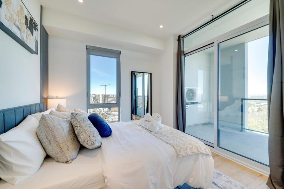 Modern Penthouse in Central KW Apartment in Waterloo