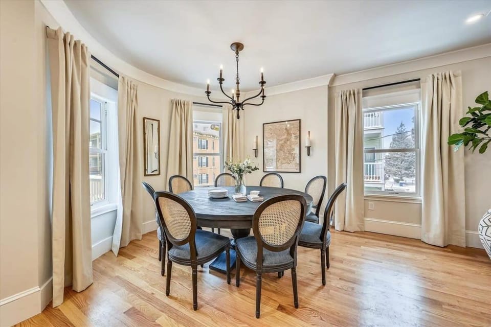 Spacious New Renovation Near T House in Boston