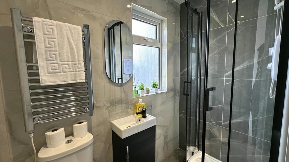 Shower, Bathroom