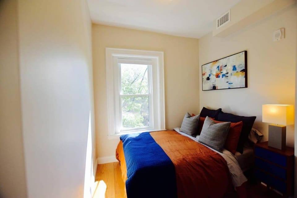 Stylish Comfortable Luxury Near T House in Boston