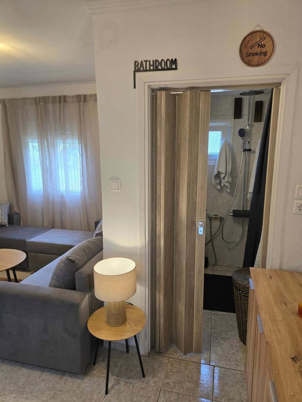 Toilet, Living room