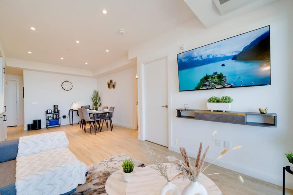 Stylish Open Concept Suite in Central KW Apartment in Waterloo