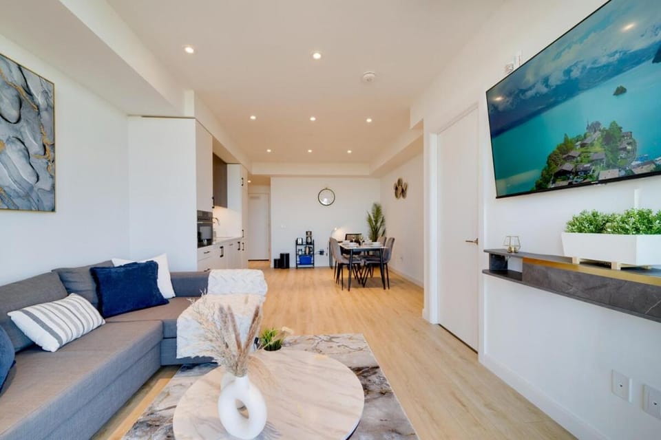 Stylish Open Concept Suite in Central KW Apartment in Waterloo