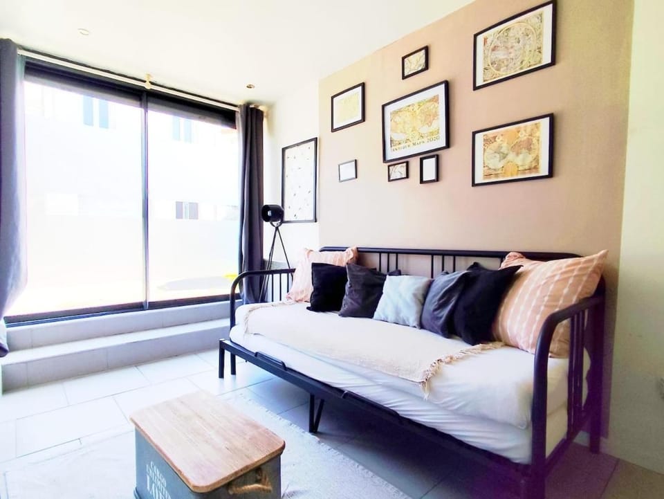 Bed, Living room, Seating area