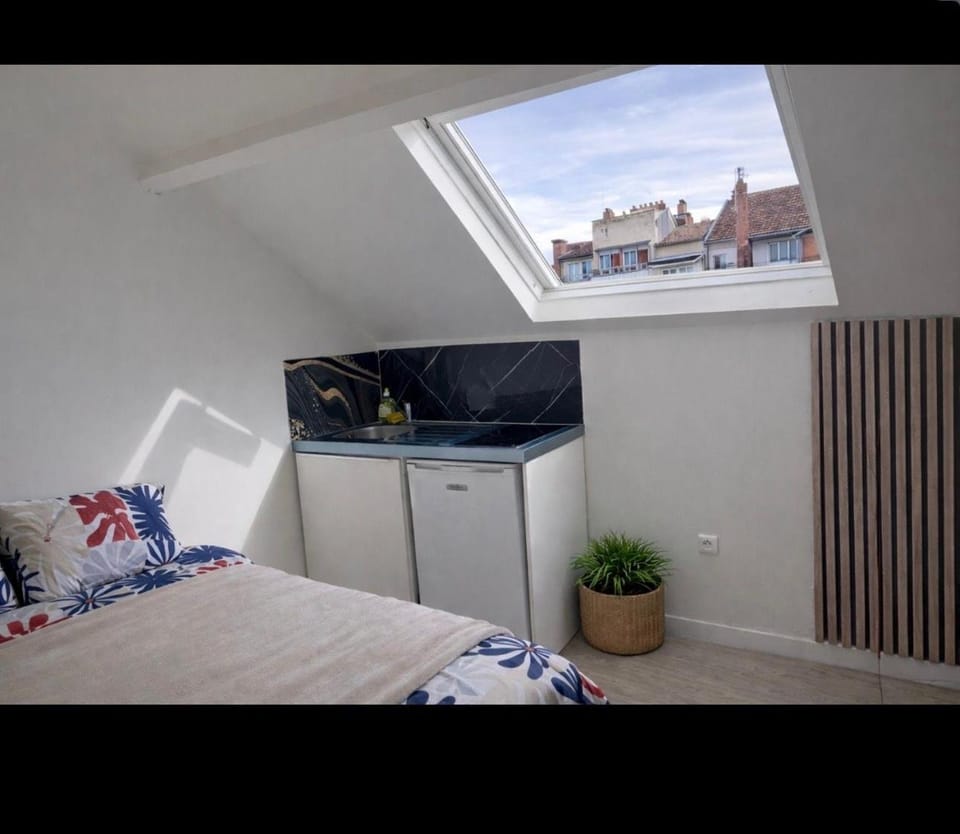 Studio Central Confortable-Entièrement Équipé Apartment in Île-de-France