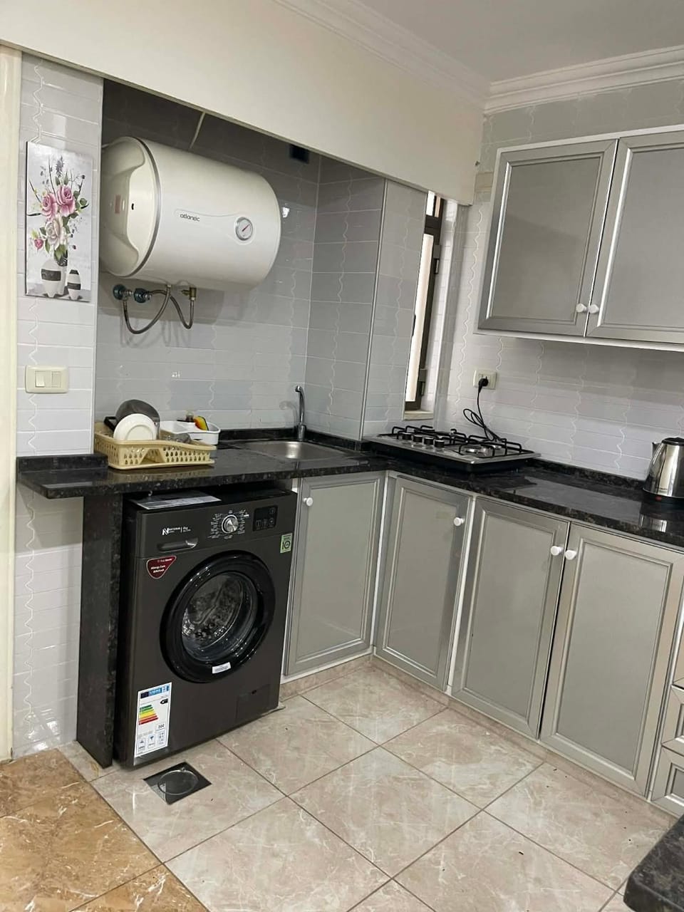 A very beautiful apartment in a new building in downtown Jabal Al-Luwaibdeh Apartment in Africa