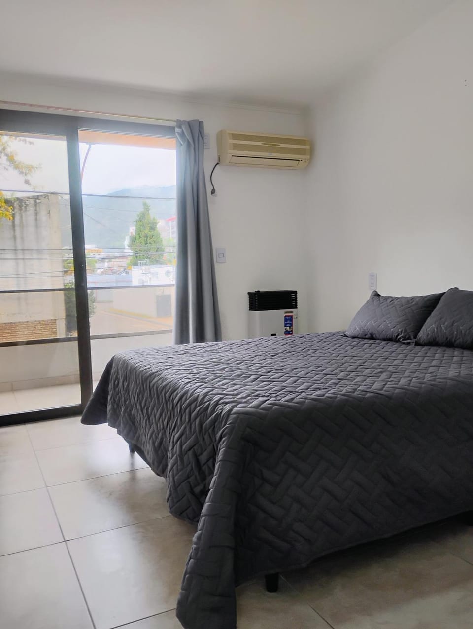 departamento ubicación centro cama dos plazas y cama marinera, cochera y pileta Apartment in Villa Carlos Paz