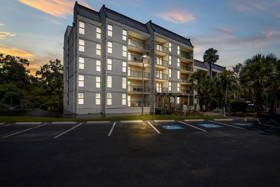 Xanadu Retreat - Near Coligny Apartment in South Forest Beach