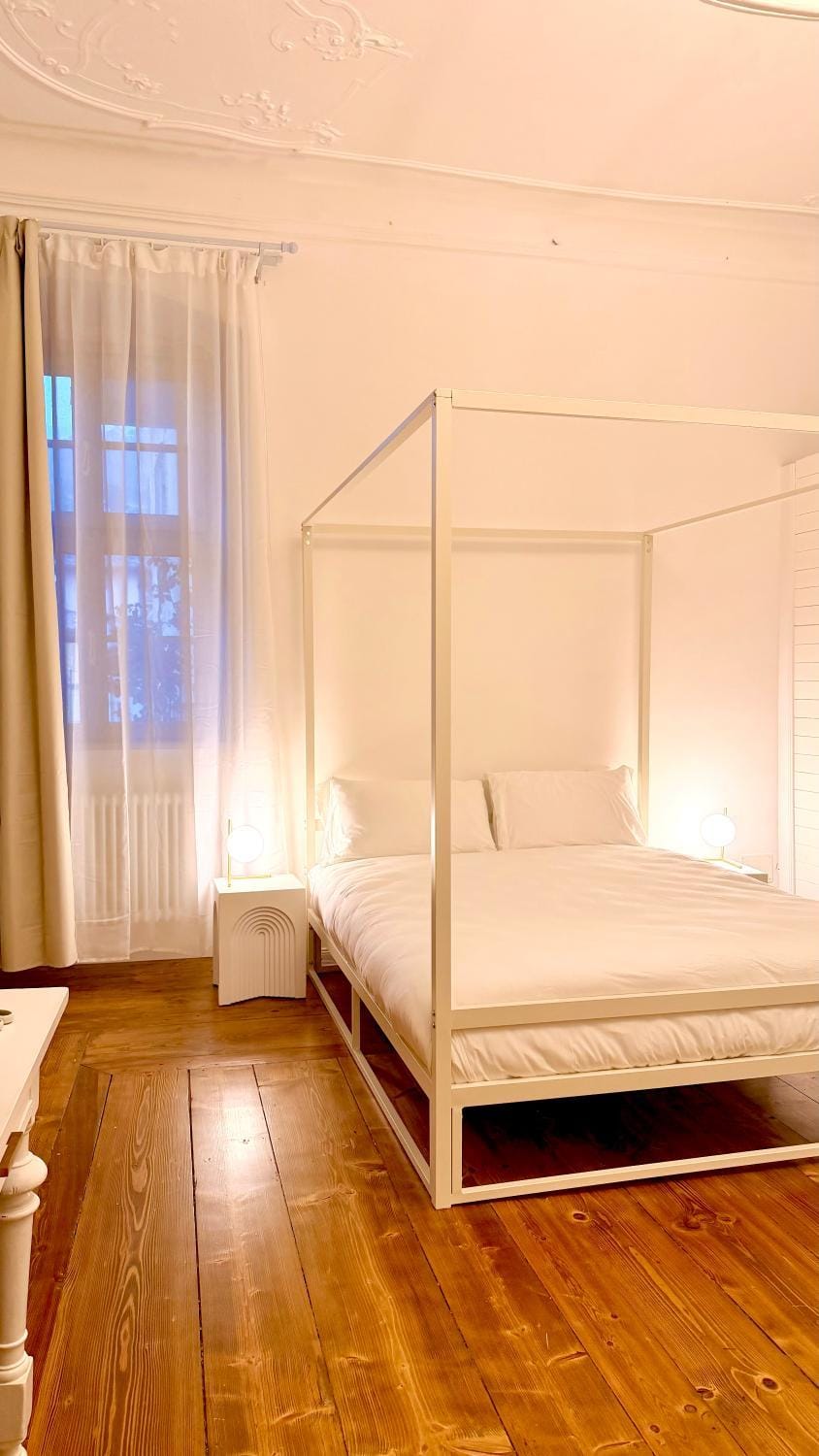 Bed, Photo of the whole room, Bedroom
