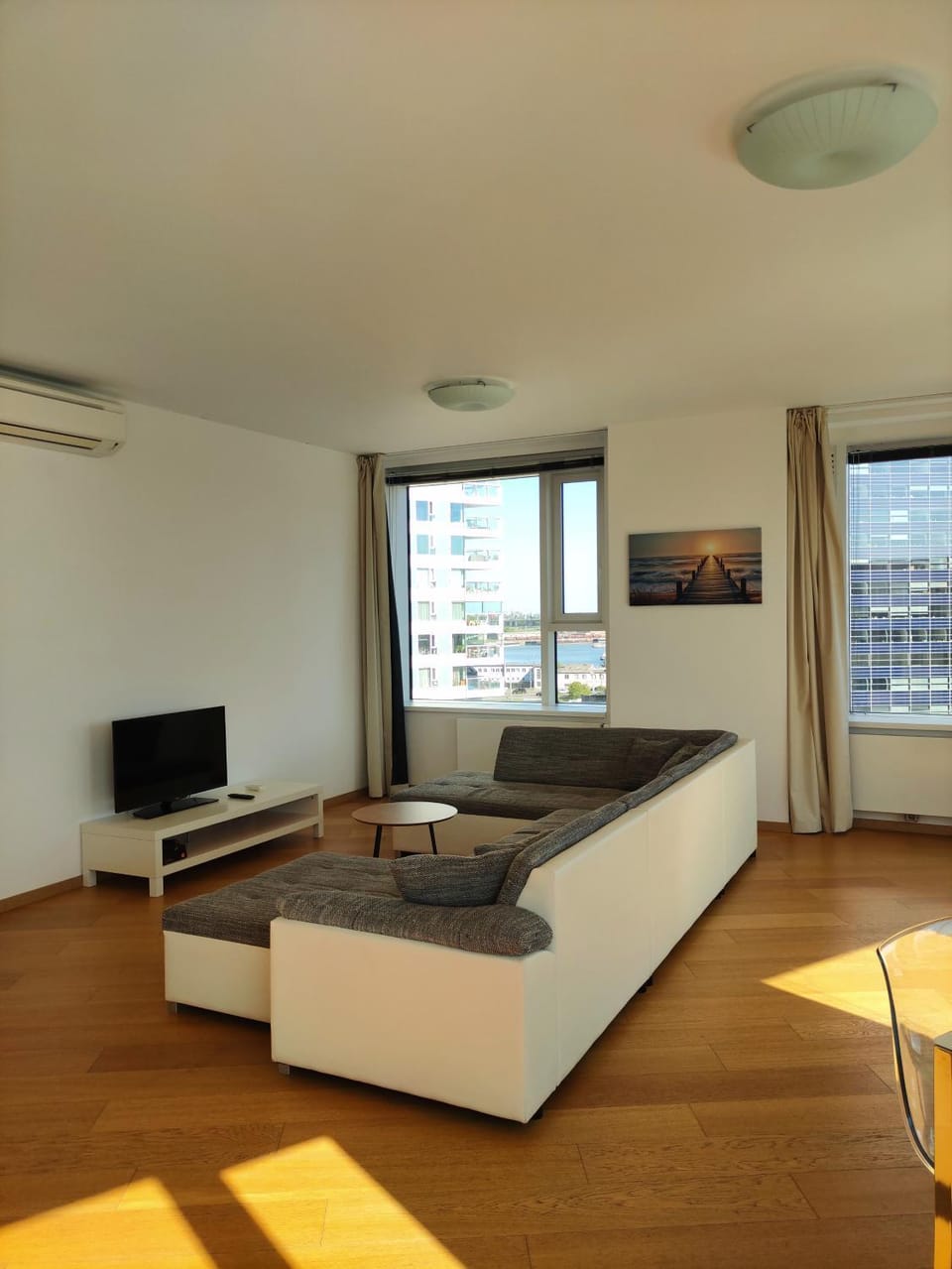TV and multimedia, Living room, air conditioner