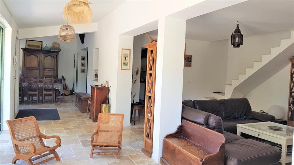 House sleeps 12, 7 bedrooms, pool Villa in Aix-en-Provence