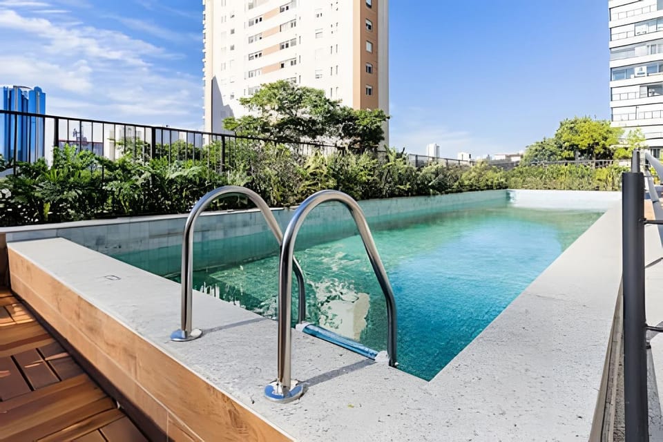 City view, Swimming pool