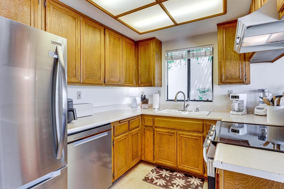 Golfer's Haven! Palm Desert Escape w/ Pool Access House in Palm Desert