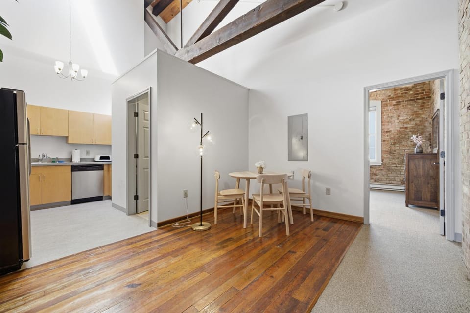 Gorgeous downtown apartment with high ceilings Apartment in Hartford