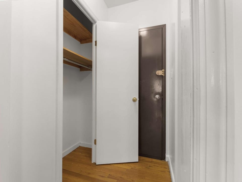 Fully Furnished 1BR Apartment in Sunnyside - Near Subway Apartment in Sunnyside