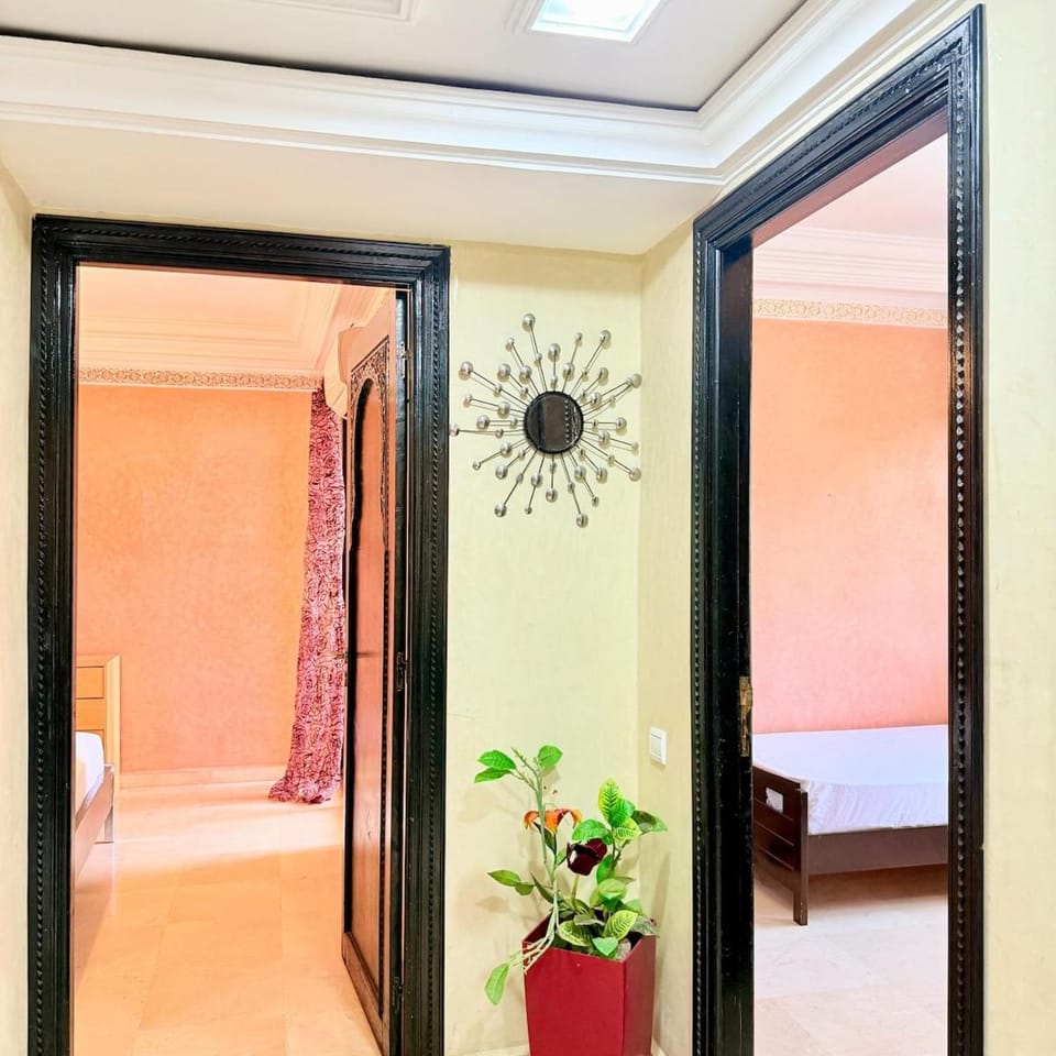 Spacieux Calme & Balcon Piscine & Riad Jawhara Apartment in Marrakesh