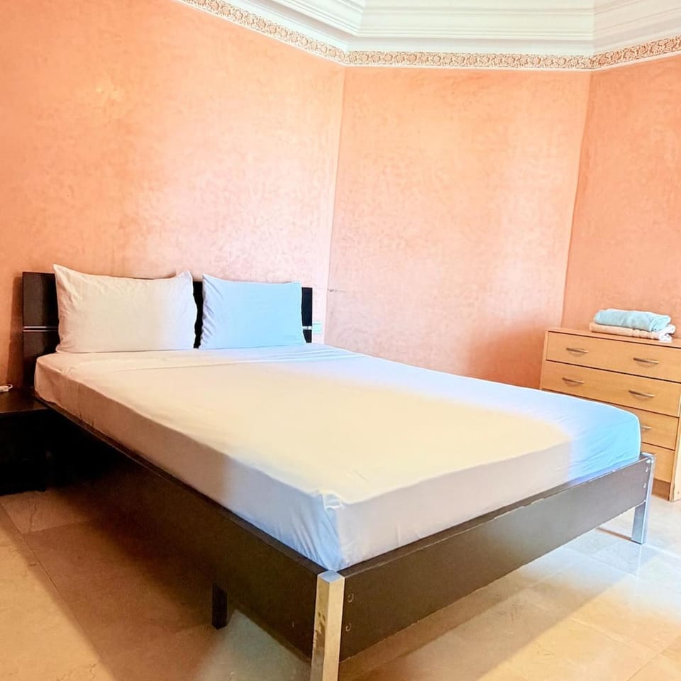 Spacieux Calme & Balcon Piscine & Riad Jawhara Apartment in Marrakesh