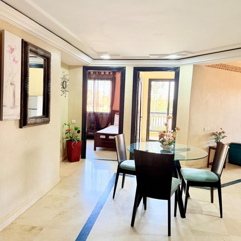 Spacieux Calme & Balcon Piscine & Riad Jawhara Apartment in Marrakesh