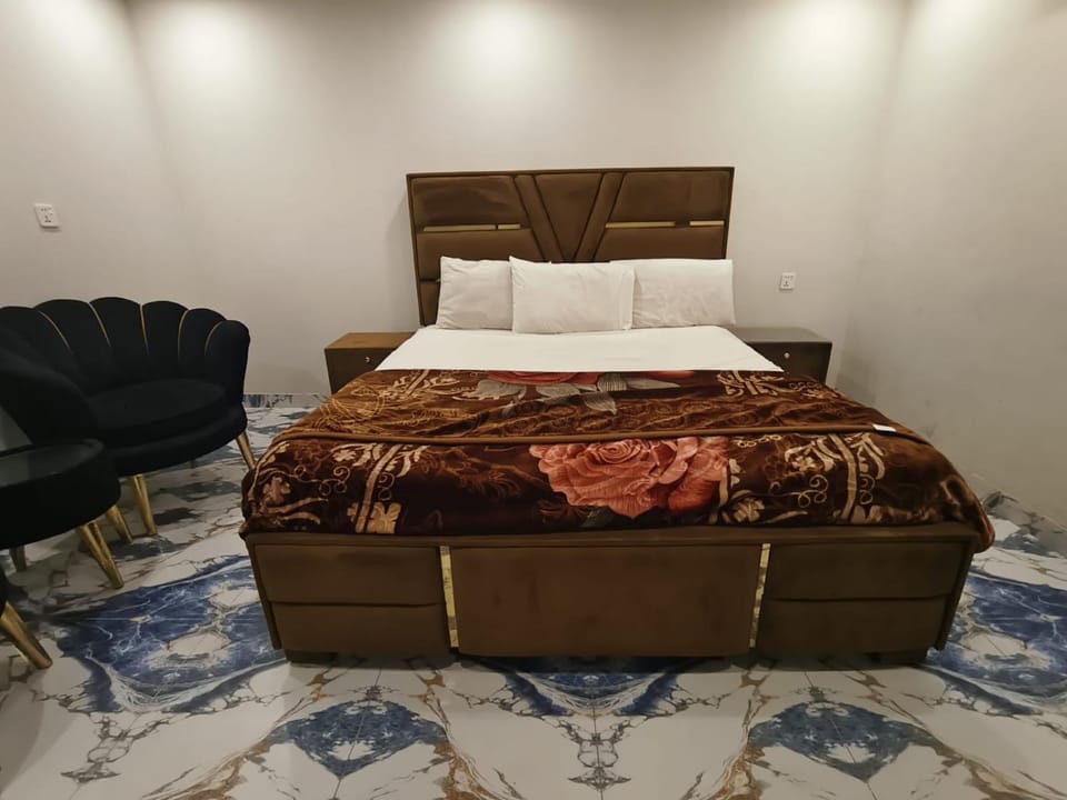 Moon Light Hotel Airport Hotel in Lahore