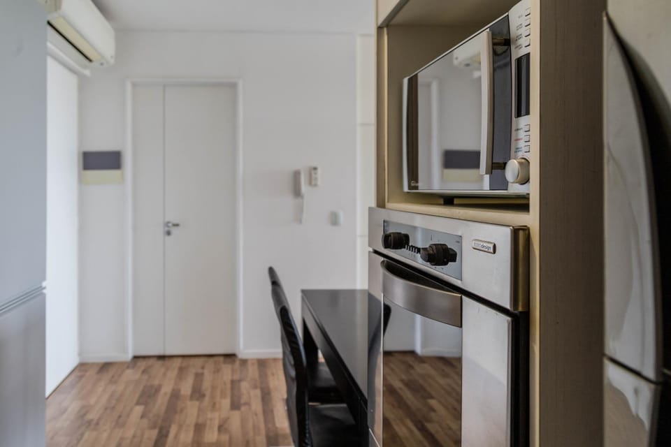 Kitchen or kitchenette, oven