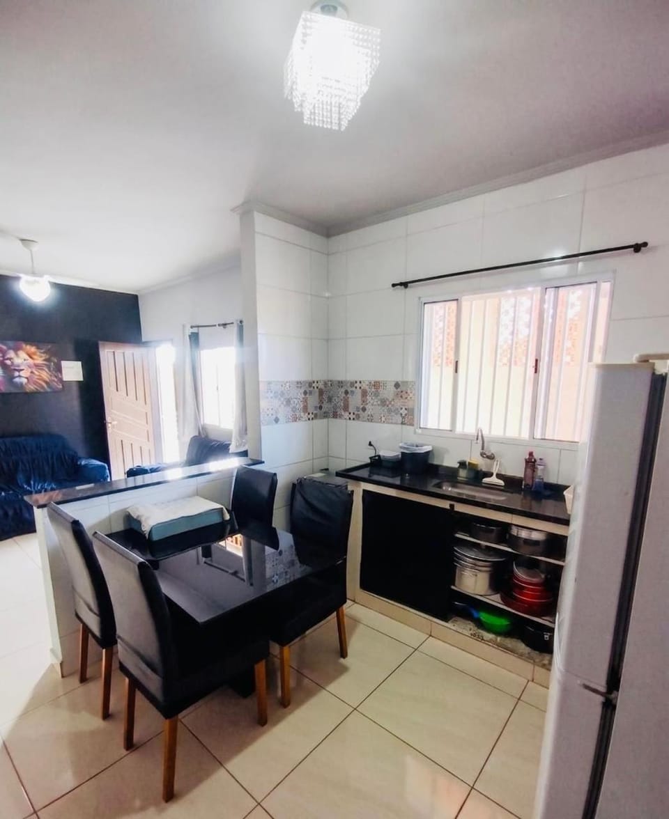 Casa com piscina até 15 pessoas com churrasqueira House in Itanhaém