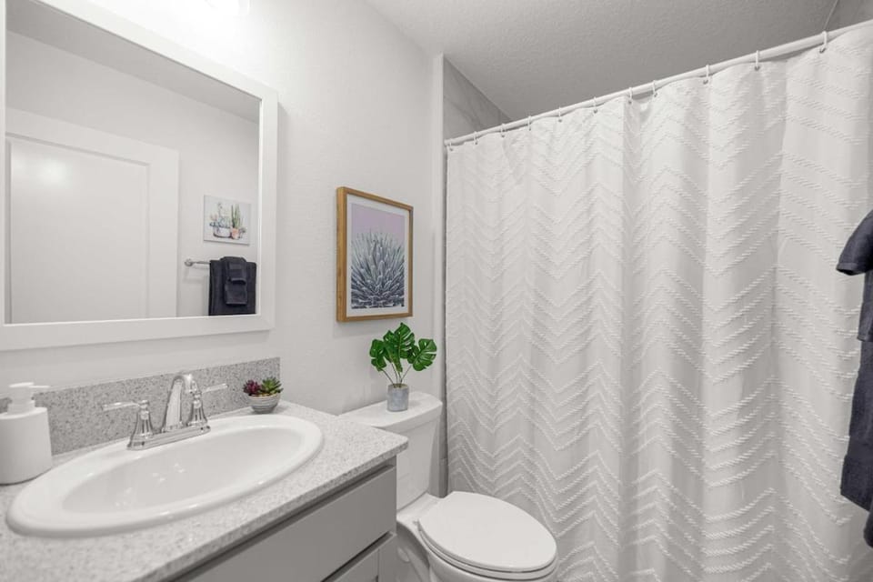 Luxe 3BR With Golf Cart, Long & Short Stays, Walk to Eastport House in Wildwood